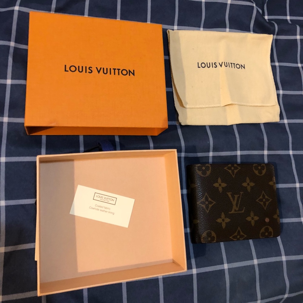 100% authentic LV wallet.